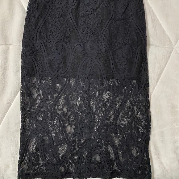 Mendocino Lace Pencil Skirt ⚡️ - Picture 2 of 2